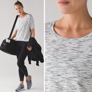 Lululemon Athletica Space Dye Gray Run It Out Tee Size 6 - 25051